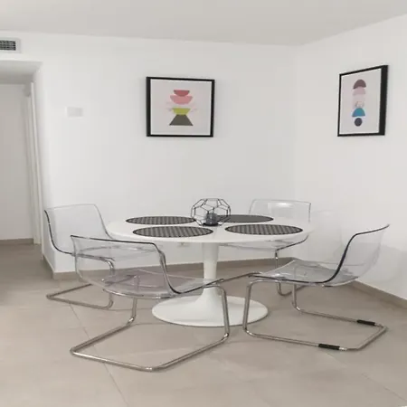 Ele Apartment *